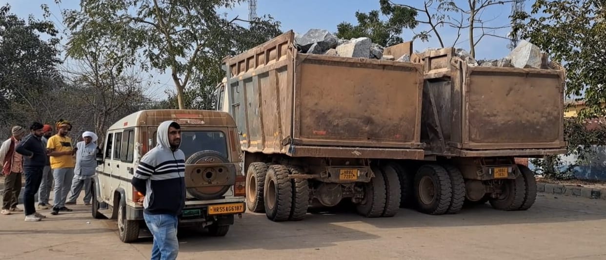 Hisar RTA team caught 10 overloaded vehicles in Badhra, fined Rs 5.5 lakh