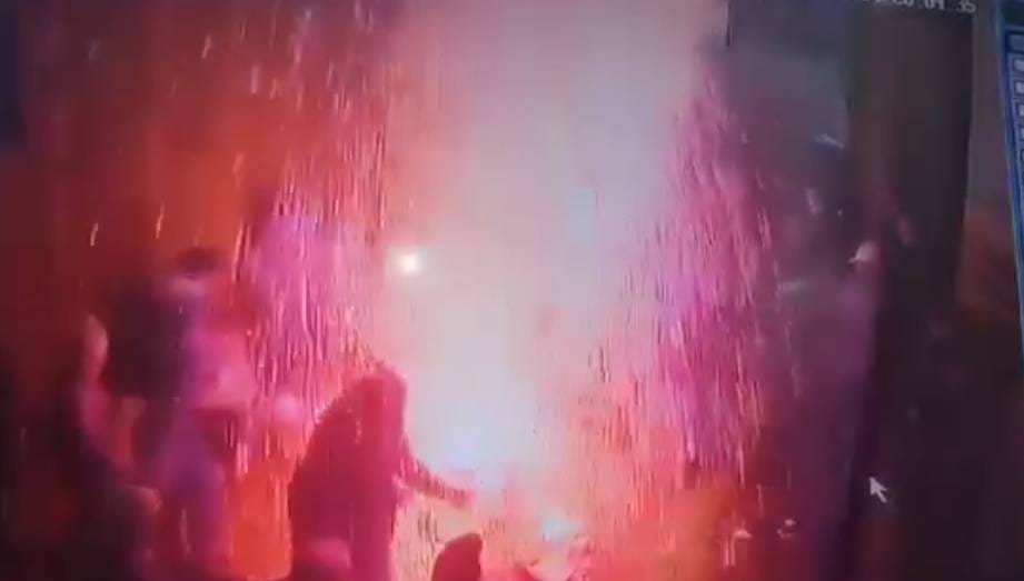 Lohri fire explodes in Jagjivanpura, people sitting in a circle narrowly escape