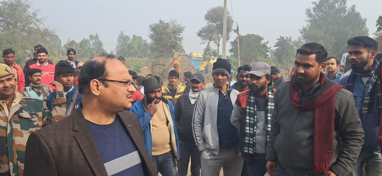 Tigress again in village...Forest department team lethargic, villagers got heated