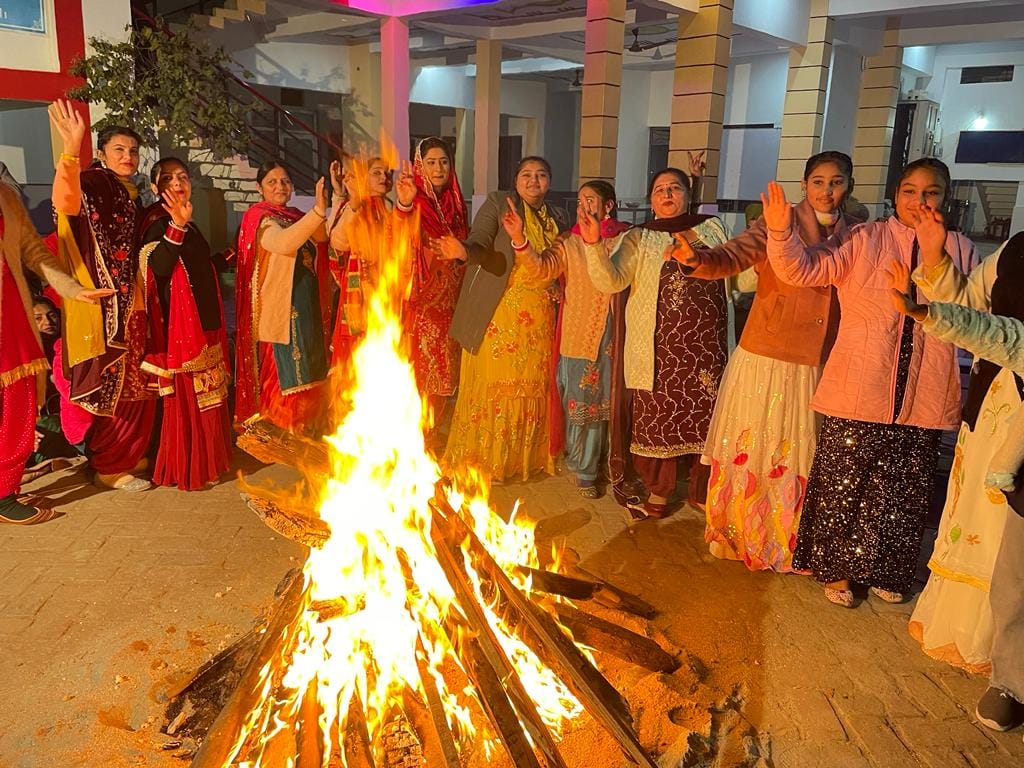 Lohri: Women add color to traditional songs