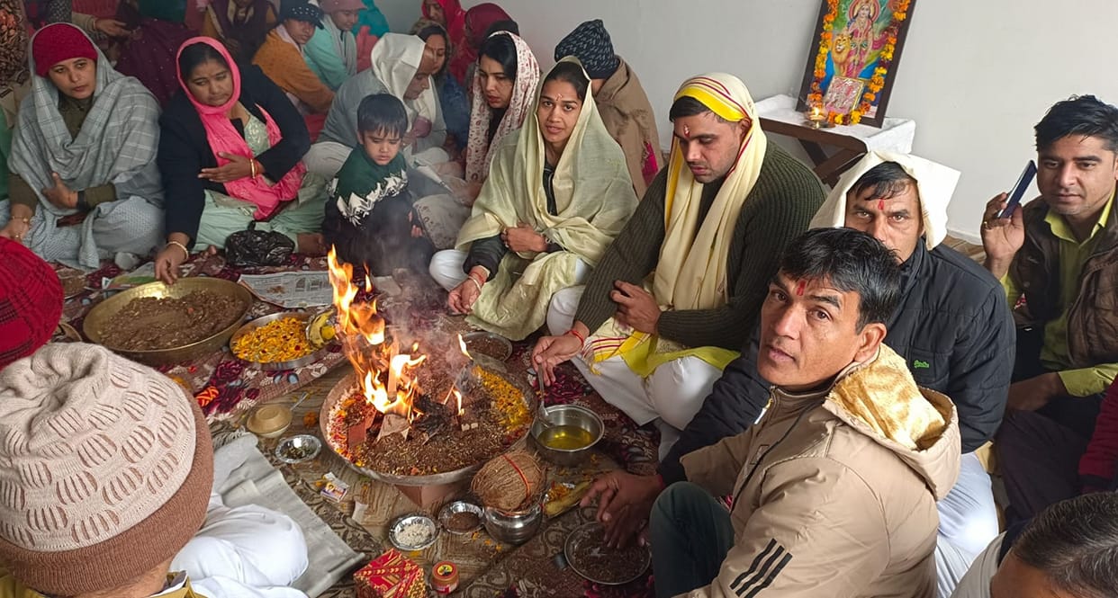Congress leaders go to temples and worship only during elections: Babita Phogat