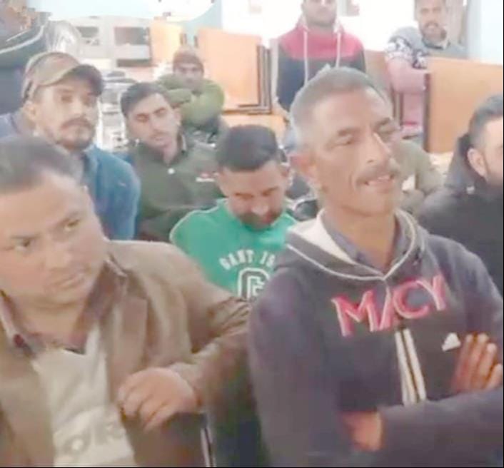 Ruckus lasted for three hours in Gram Sabha Saloni meeting