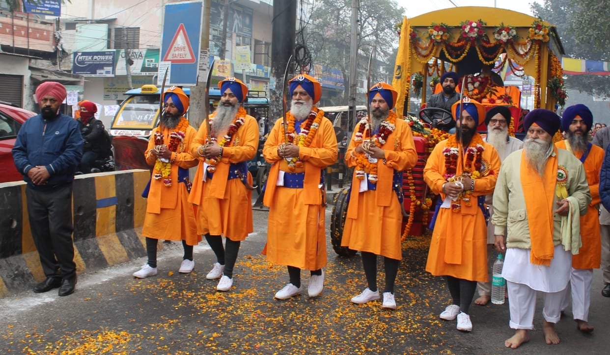 Sikh community took out city kirtan on Prakash Parv