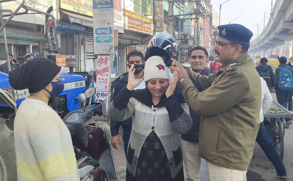 Traffic police launched a campaign, instructions were given to follow the rules on the first day