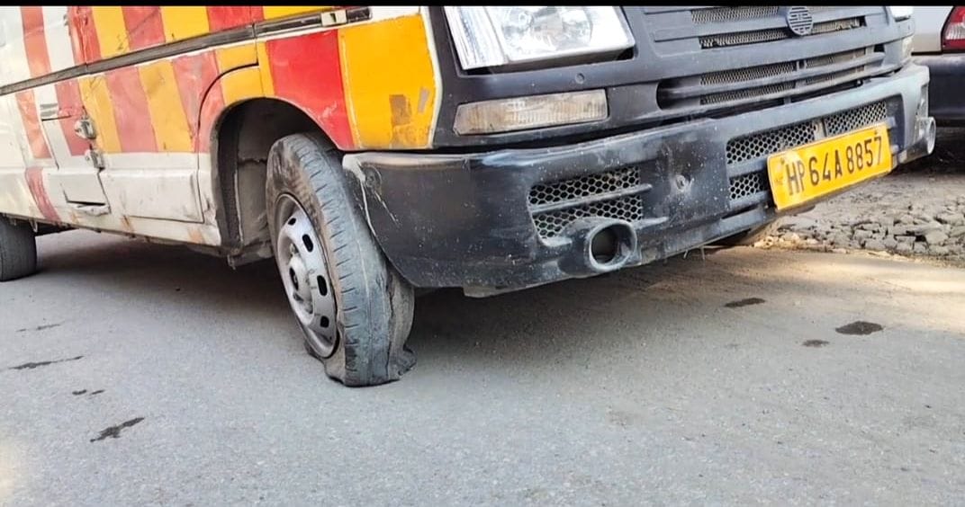 bringing patients  108 ambulance tyre burst