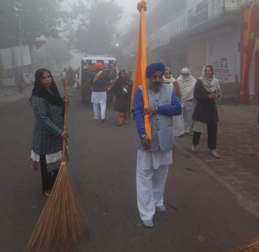 City kirtan taken out on the occasion of Prakash Parv of Guru Gobind Singh
