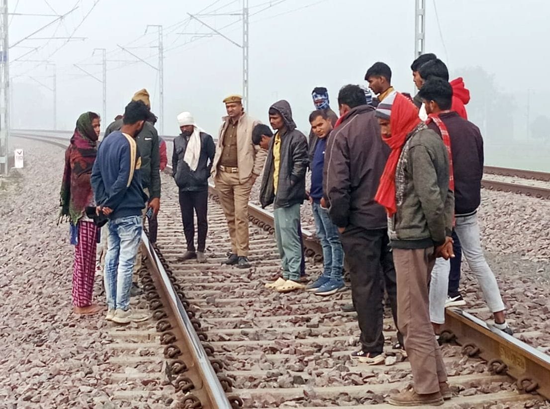 Fog becomes time: Teenager dies after being hit by train, sister narrowly escapes