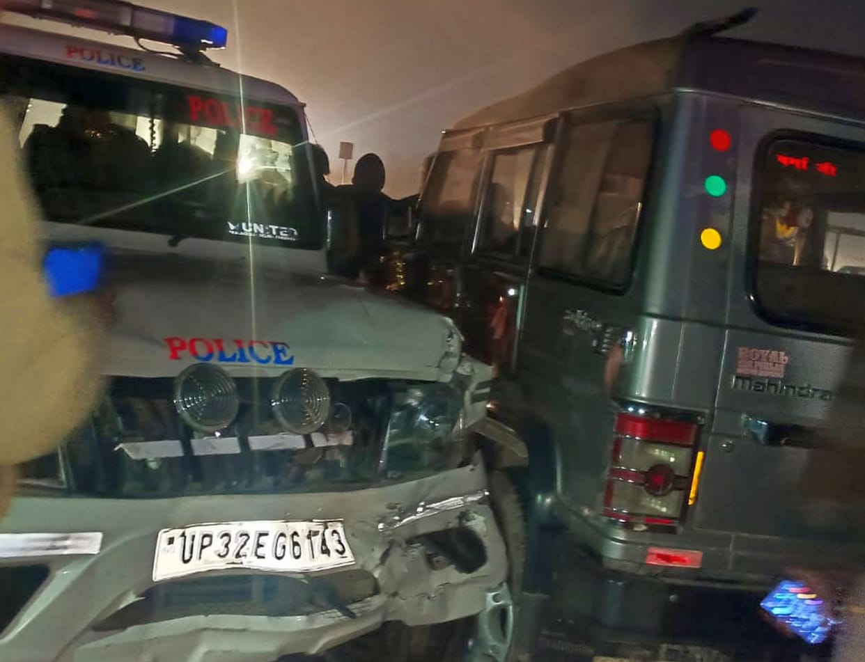 Sports Minister's security car collides with Bolero