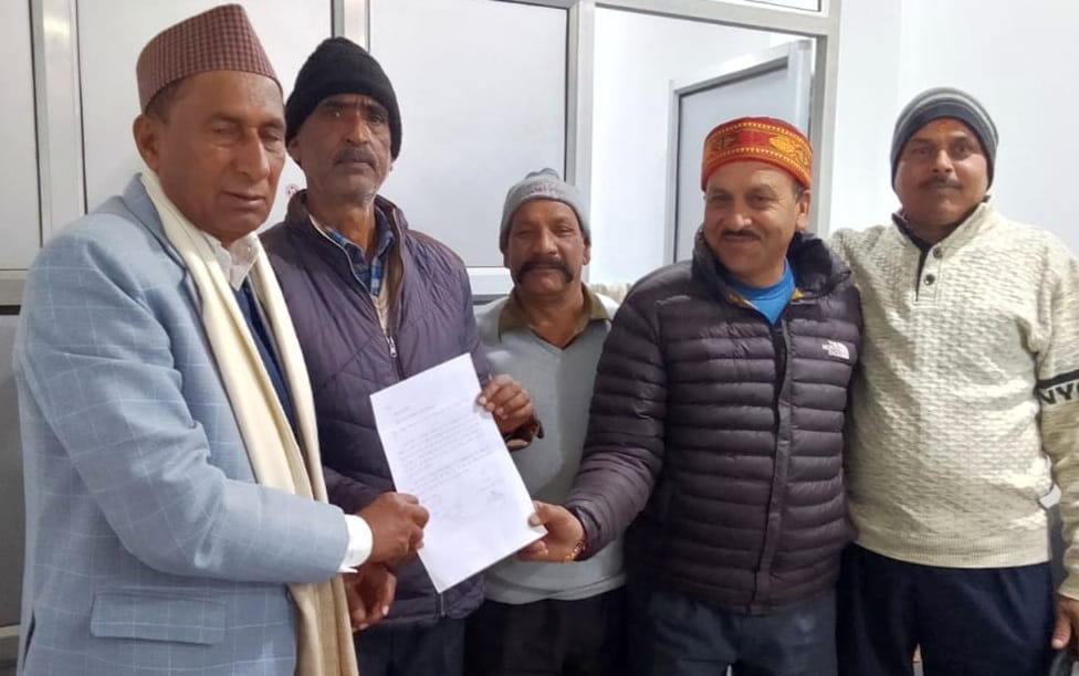 Demand for construction of road till Kanadhar from the Chief Minister