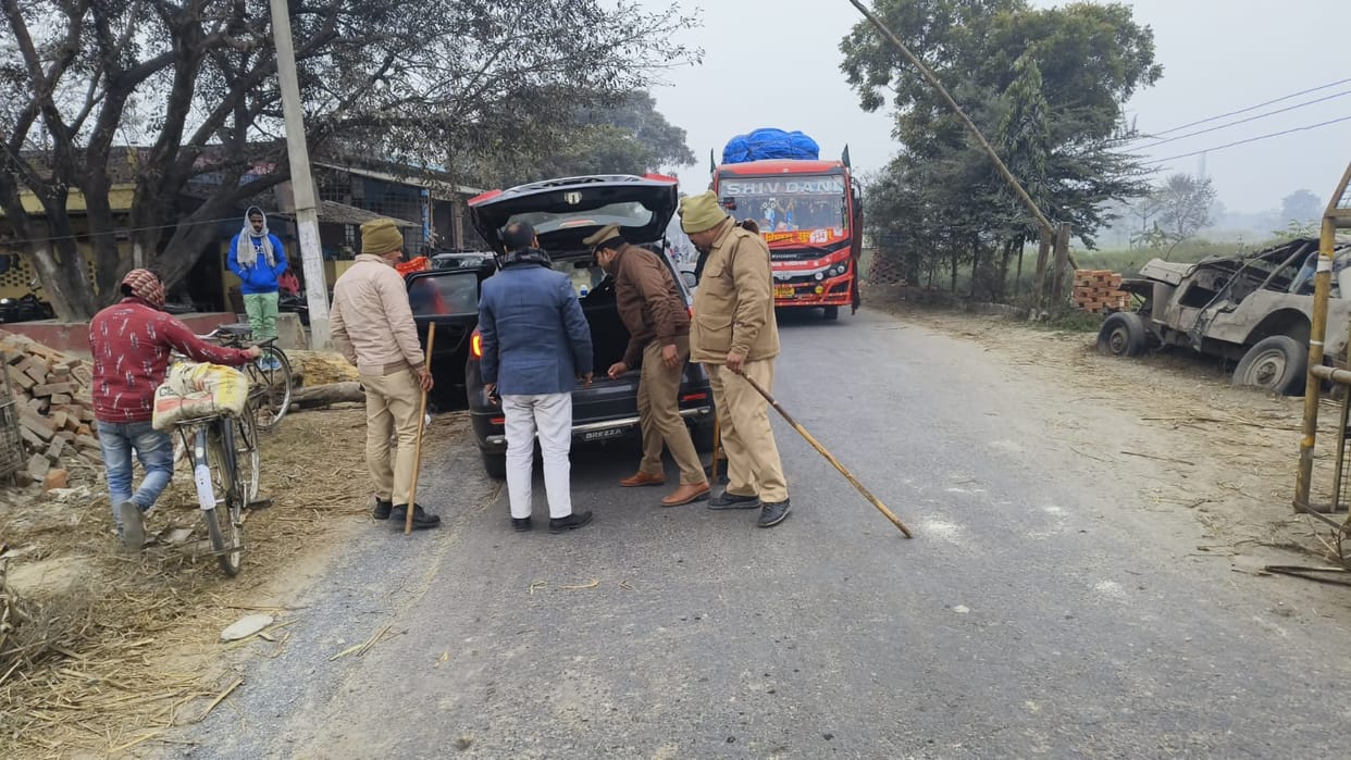 Intensive checking of vehicles on Bihar border