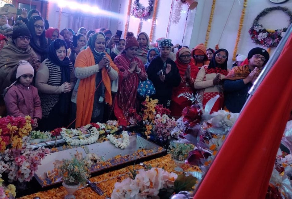 Gurbani Kirtan and Langar held on Prakash Parva