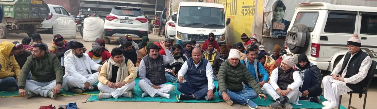 Employees sitting on strike, garbage not picked up till afternoon