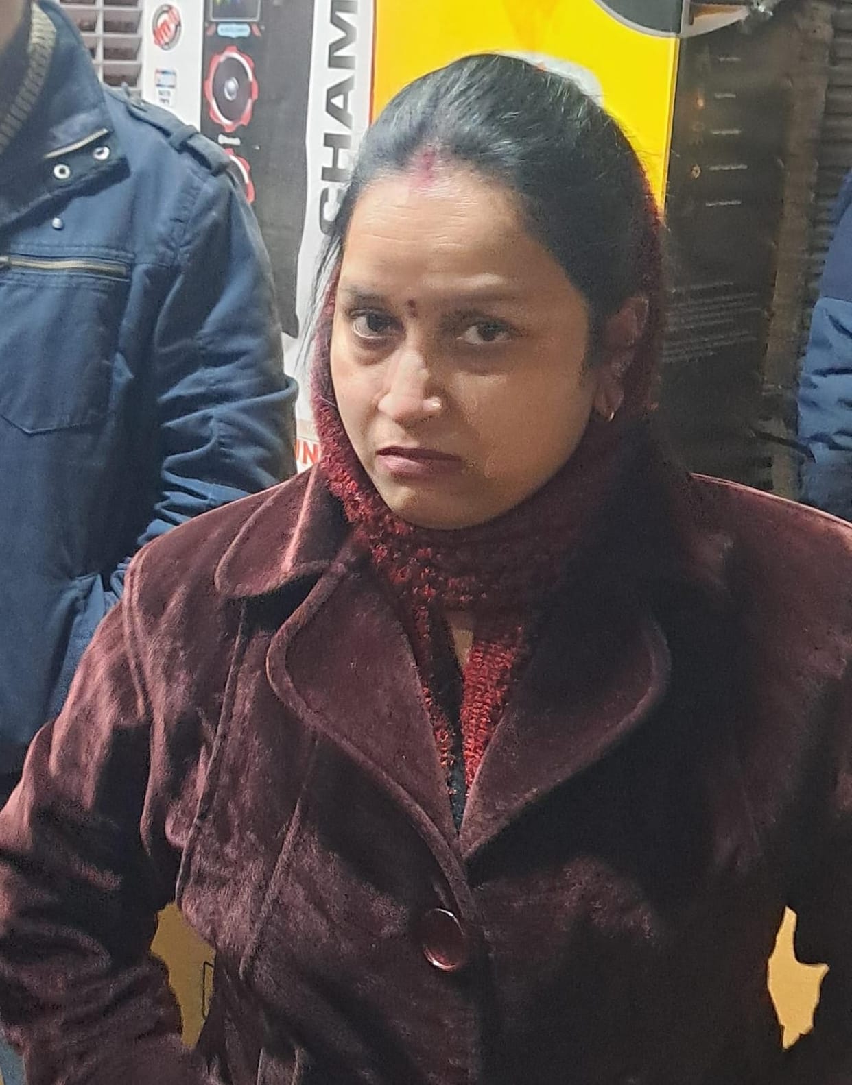 Robbery from a female employee in the main market of the city