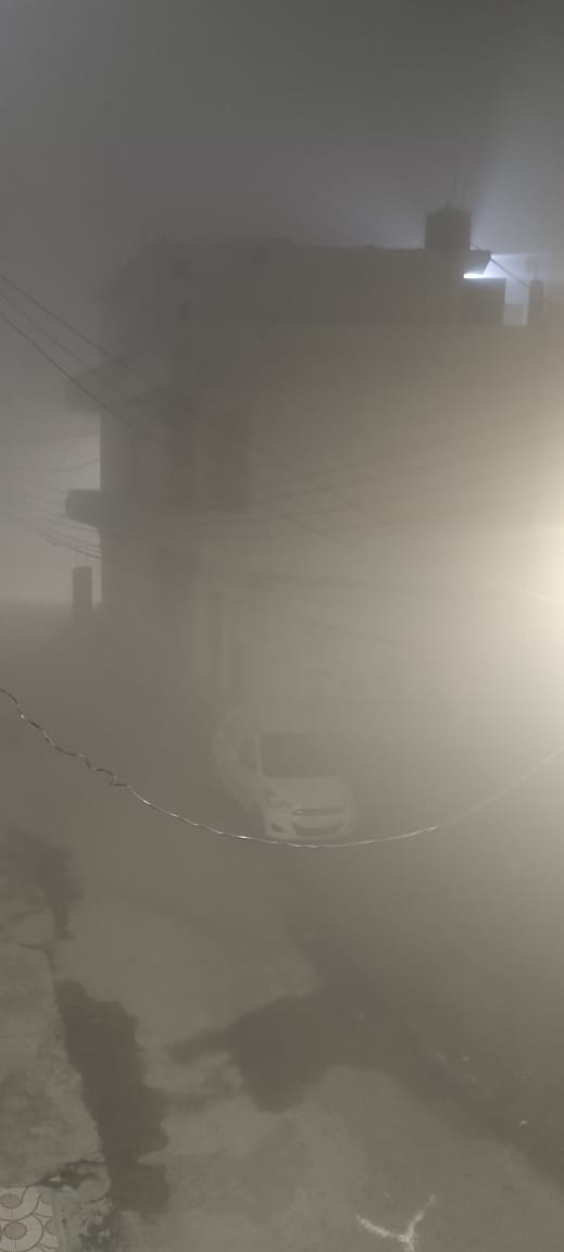 Visibility reduced to zero at night due to fog, people shivered due to cold