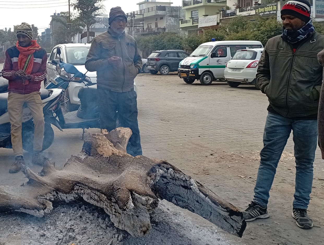 Life affected due to cold wave and melting in Khatima