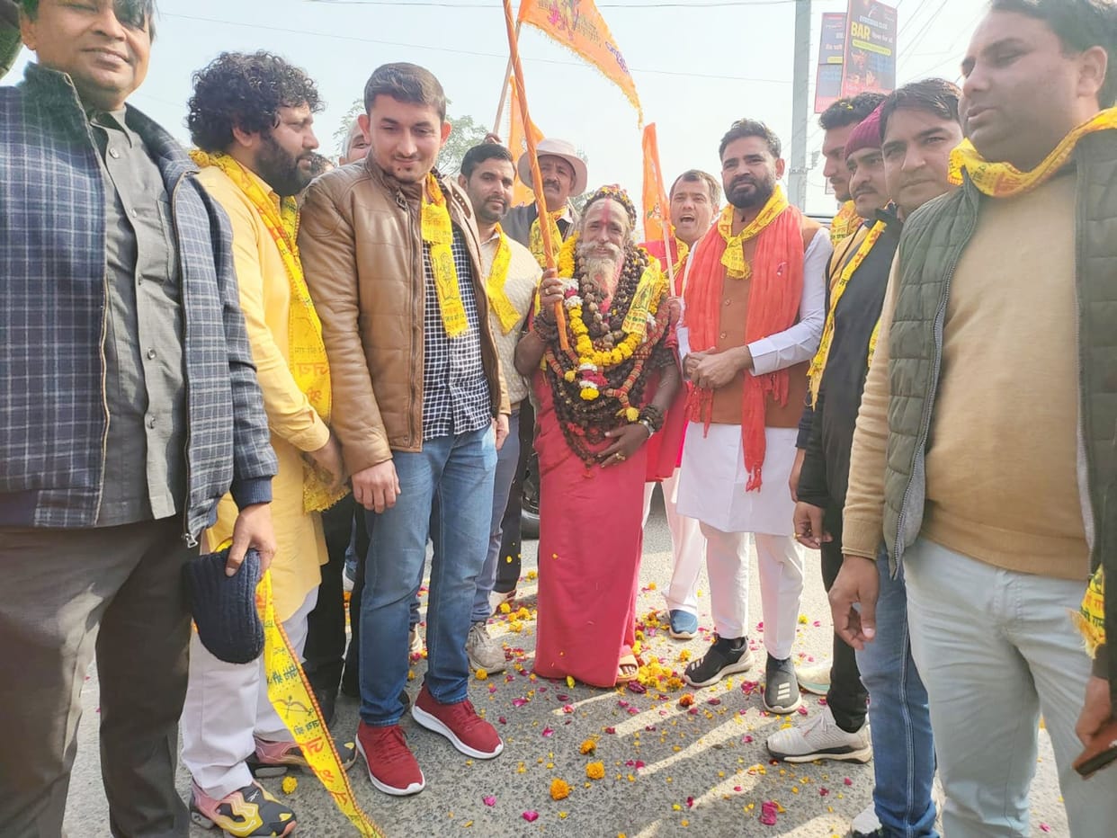 The atmosphere of Ram Rath Yatra became devotional, grand welcome was given in many villages.