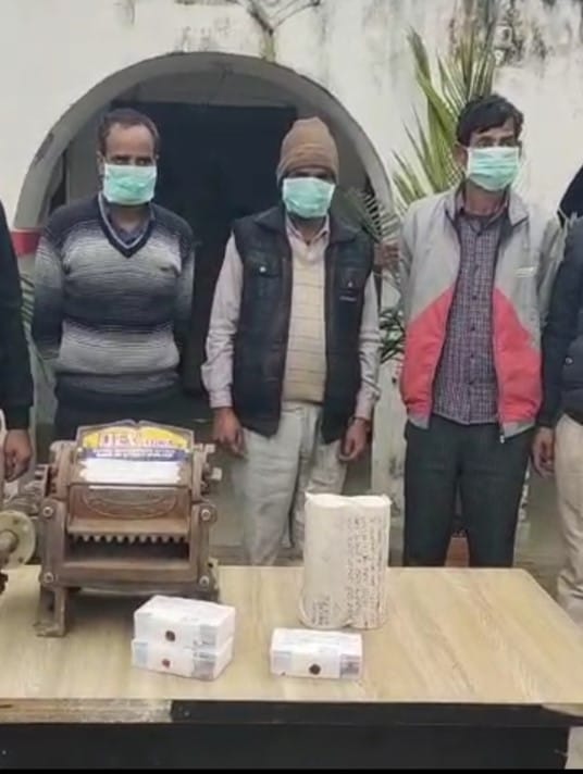The incident of theft in shop revealed, three arrested