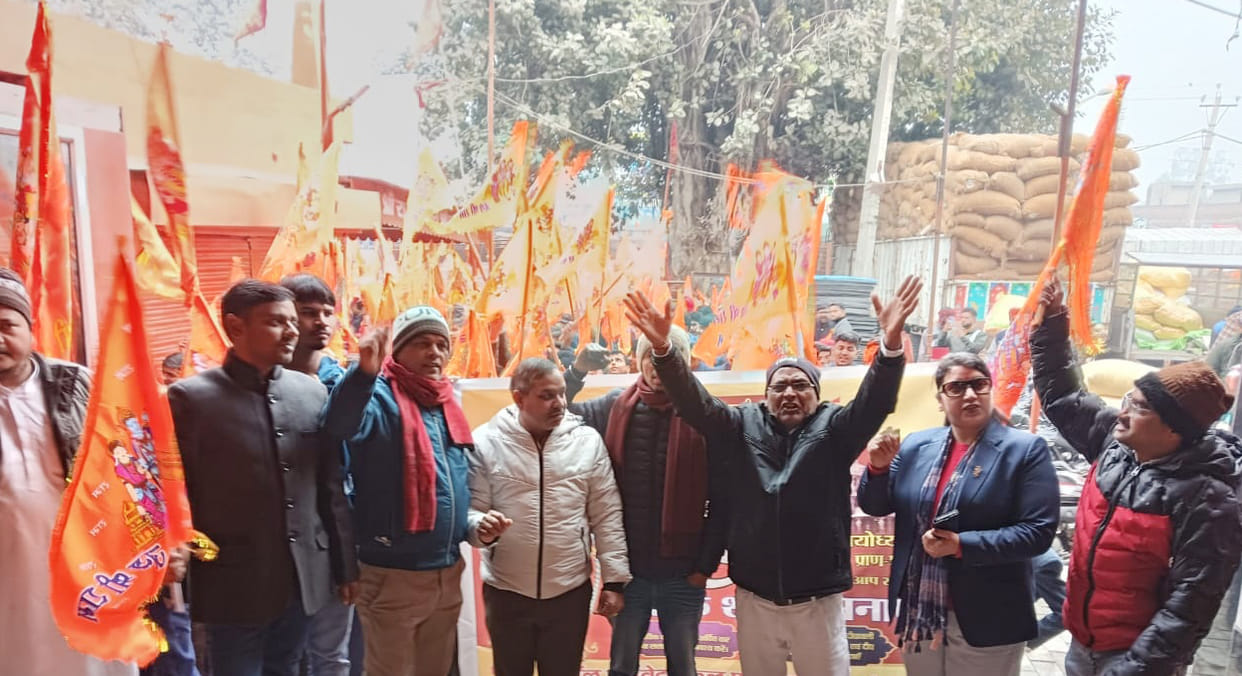Social service organizations took out a grand Shri Ram Shobha Yatra in Tohana.