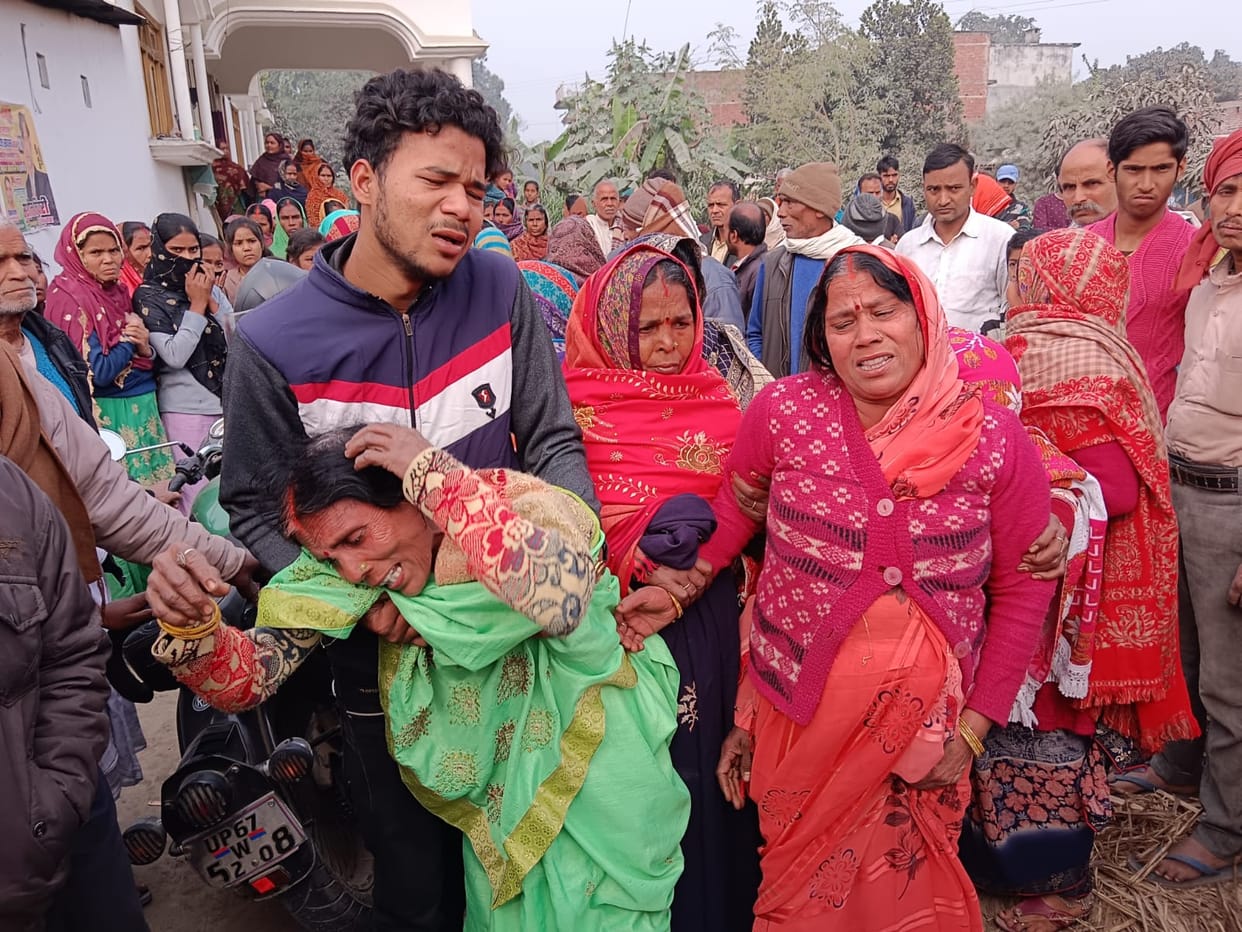 Newly married woman commits suicide by hanging herself, in-laws leave the house and run away