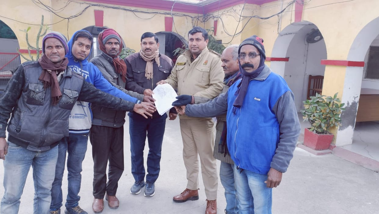Tent merchant's goods were sold on rent