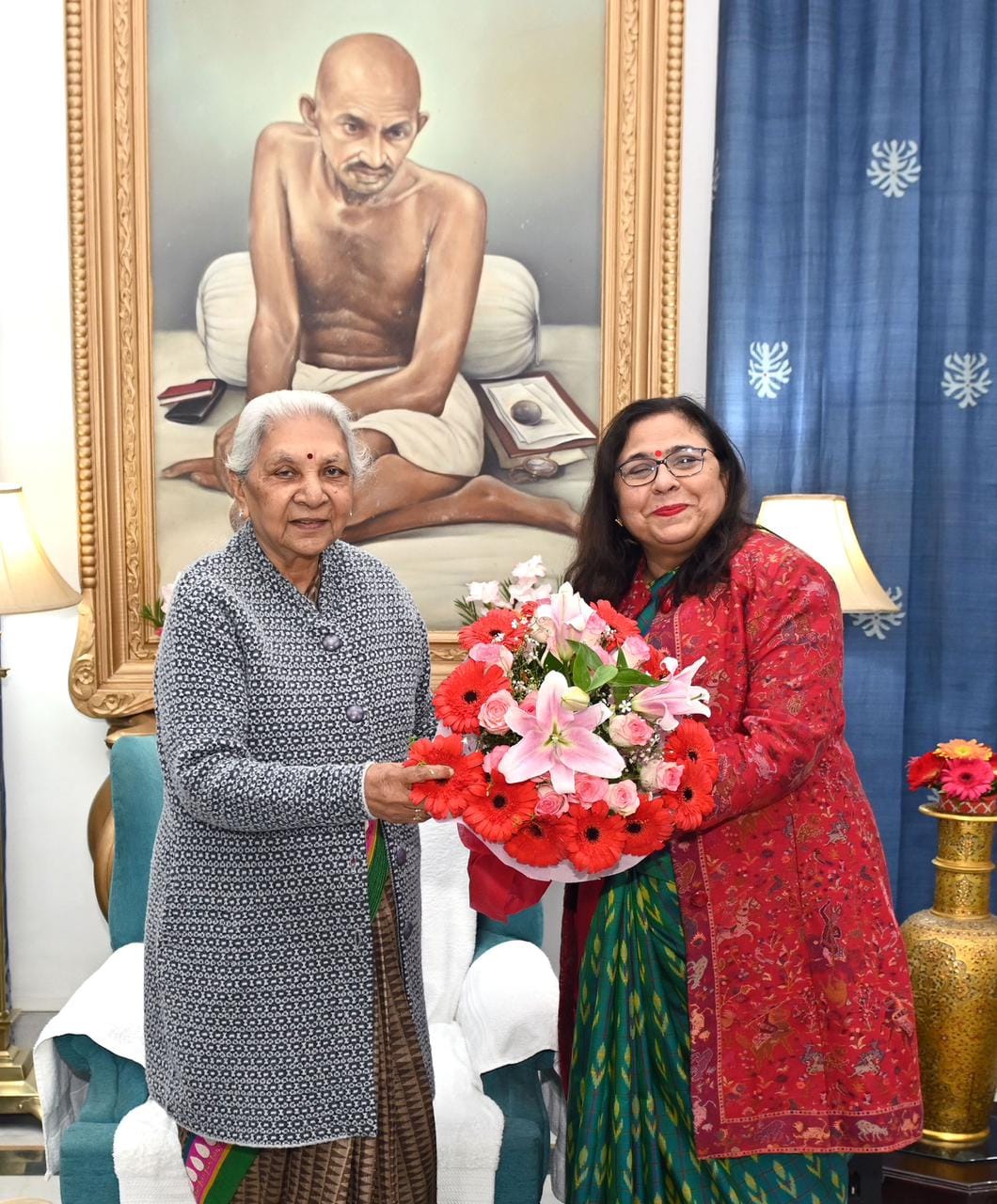 DDU Vice Chancellor met the Chancellor, informed about academic progress