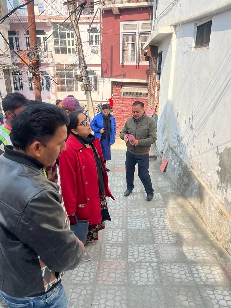 JIP President reaches door to door, appeals to people to separate wet and dry garbage