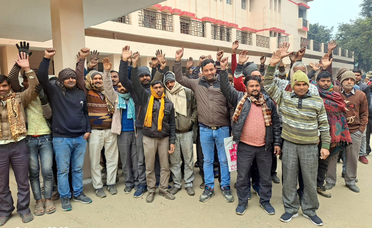 Villagers of Raipur protested against the slaughter of cows.