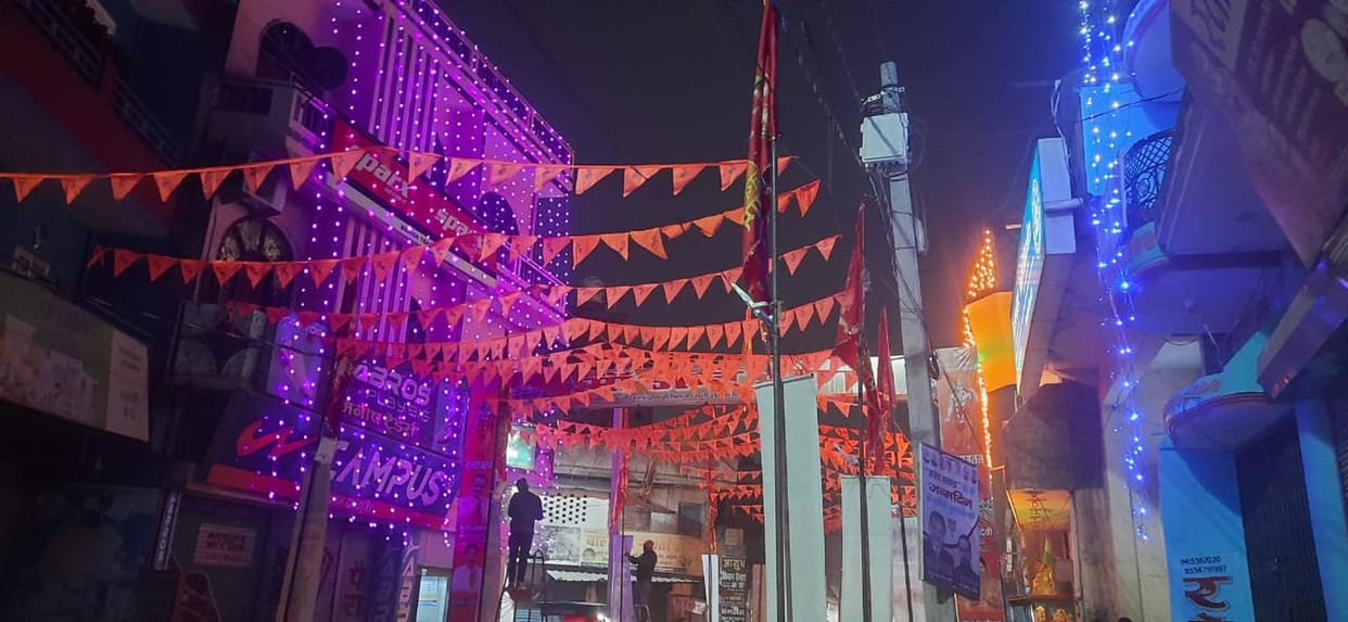 The city was decorated, garlands were put up in the markets