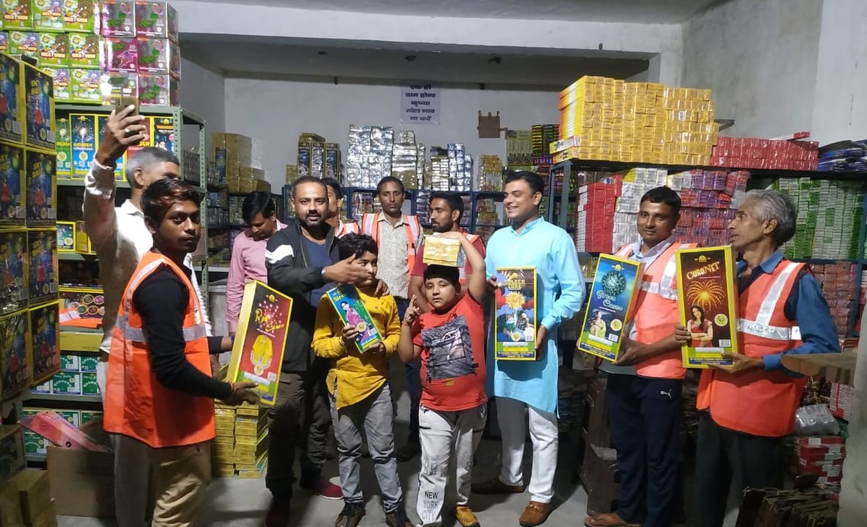 Diwali will be celebrated for Ayodhya festival, firecrackers worth two crores sold