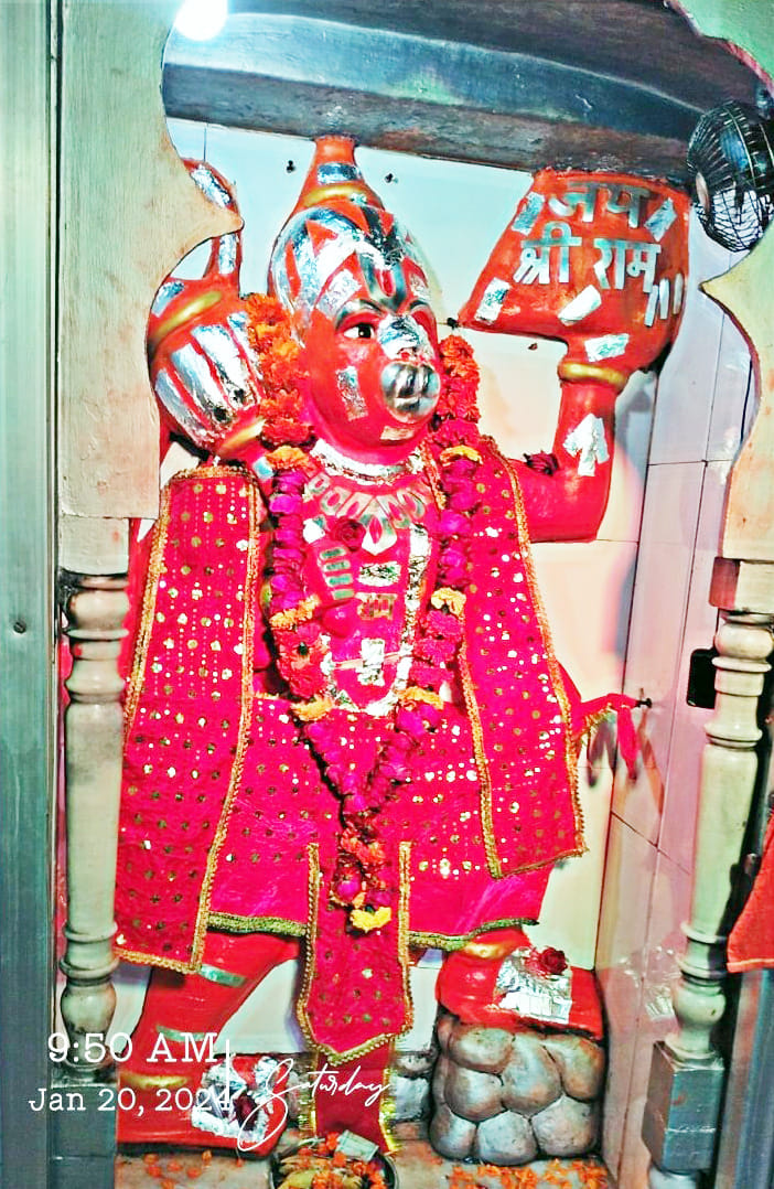 Devotees decorated Baba and distributed Prasad.