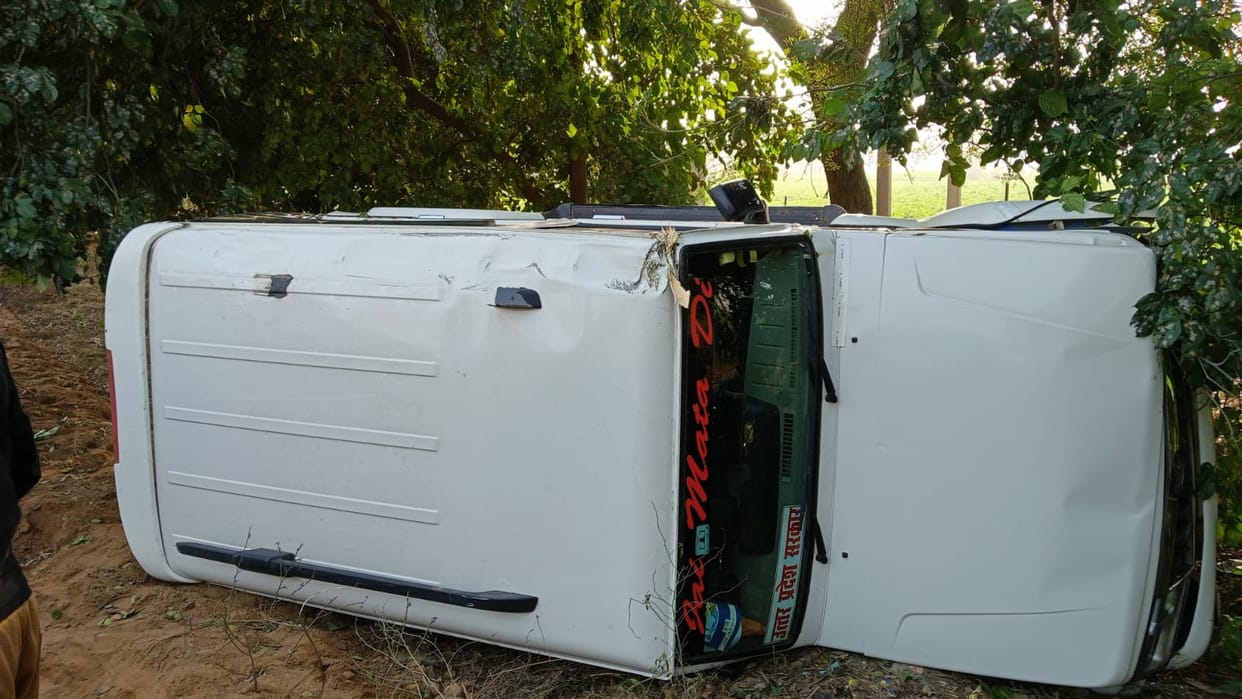 Electricity Department's XEN's Bolero overturns, narrow escape