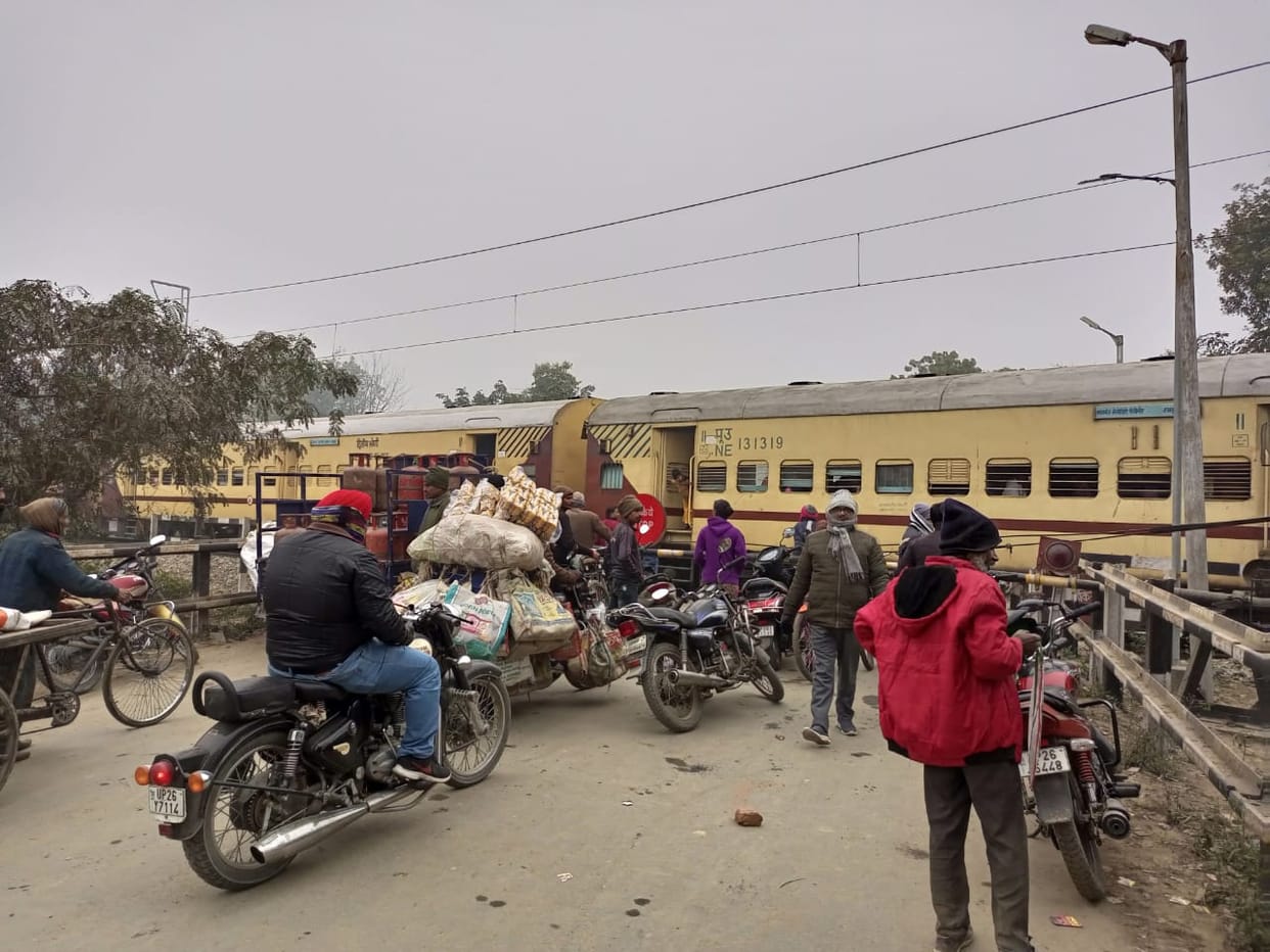Cow stuck in train engine, Tanakpur passenger stuck for an hour