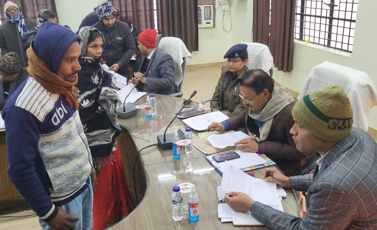 Accountant took money in the name of lease, land not found