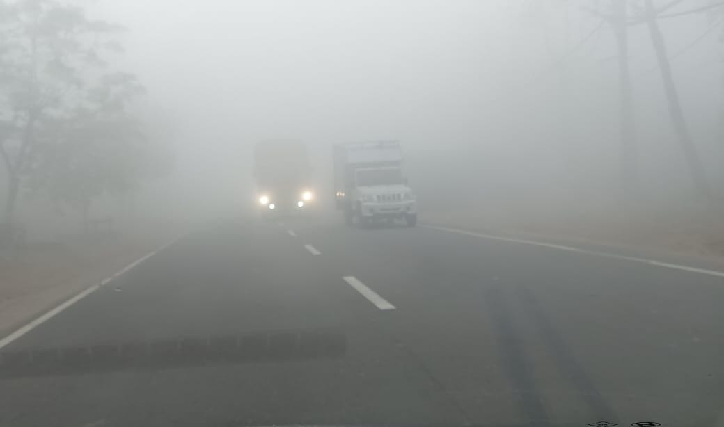 Visibility remained less than 30 meters till 10 o'clock, vehicles crawled on the roads.