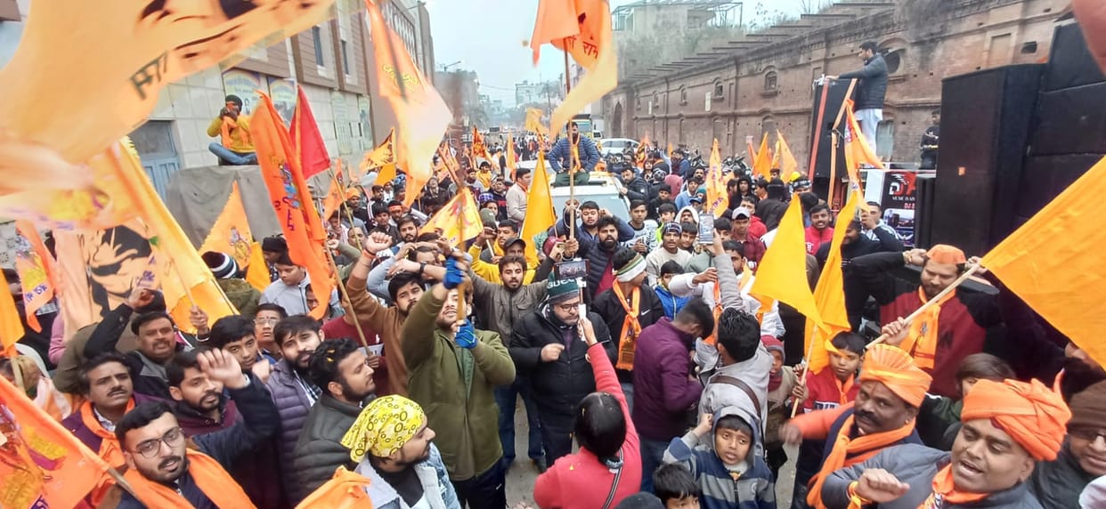 The cantonment was filled with the joy of Shri Ram due to the grand saffron procession.