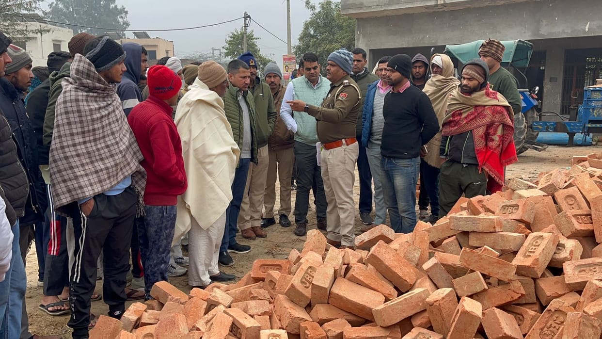 Dispute over construction of Chaupal of Muslim community on Waqf Board land, work stopped