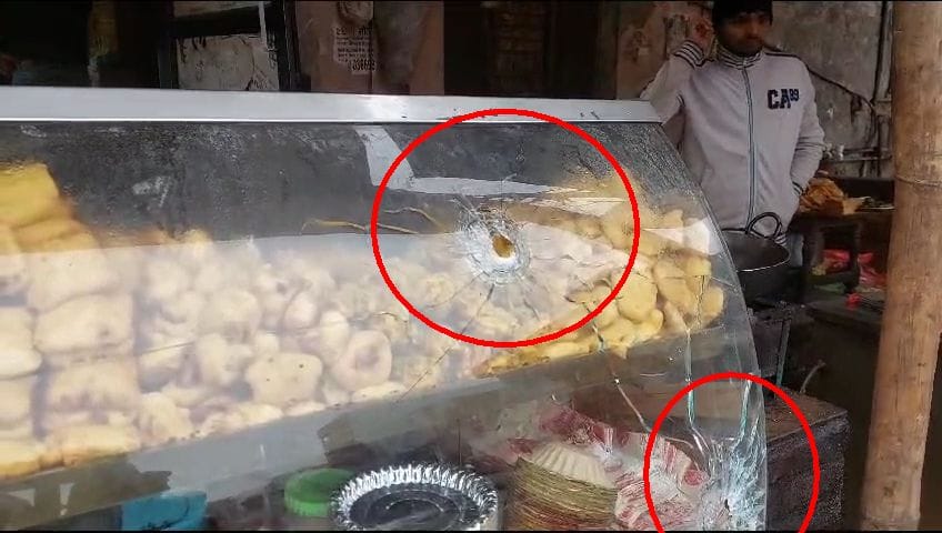 42 fires were fired at Maturam confectionary shop and Agrasen Chowk, milk seller injured