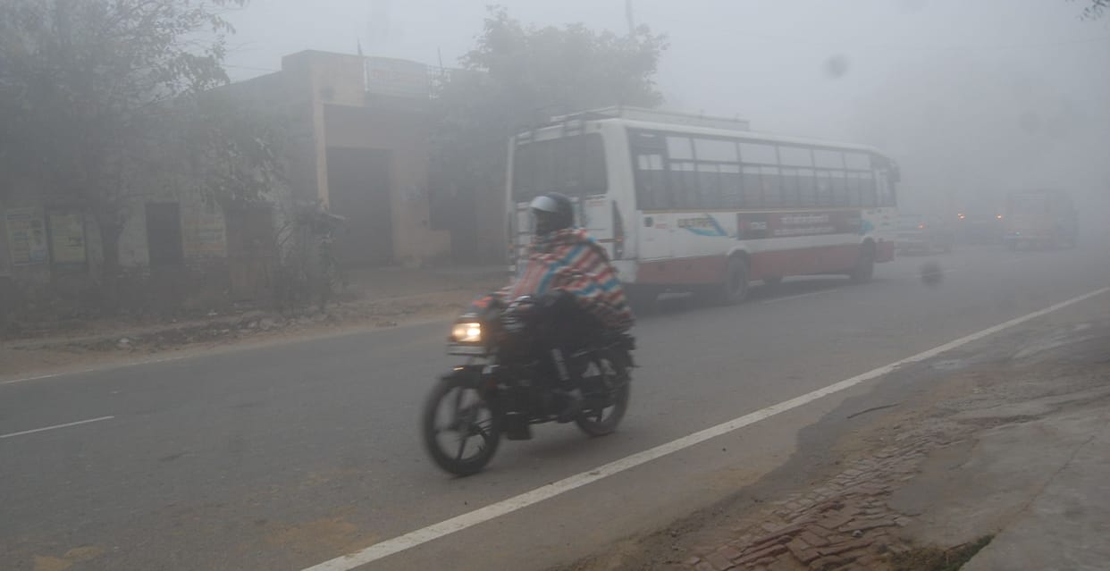 Vehicles kept crawling in the fog, cold wave chilled