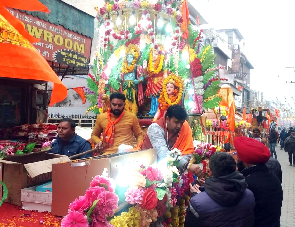 There will be noise of Pran Pratistha in temples throughout the day