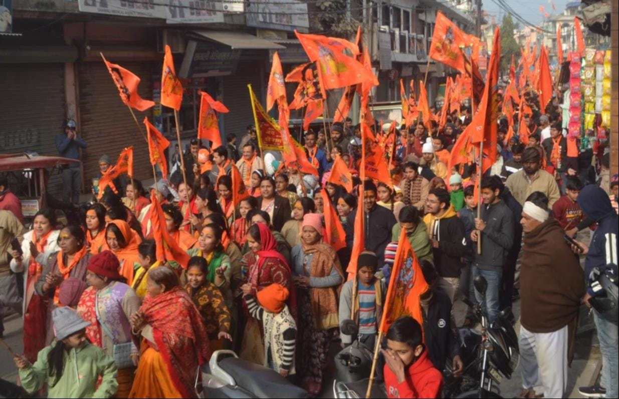 Jagadguru Shankaracharya Rajarajeshwarashram Maharaj arrived at the consecration ceremony of the idols.
