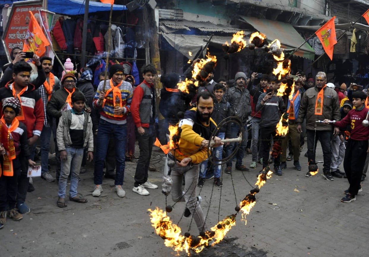 Youth showed amazing feats while taking out Abhibhavdan Yatra