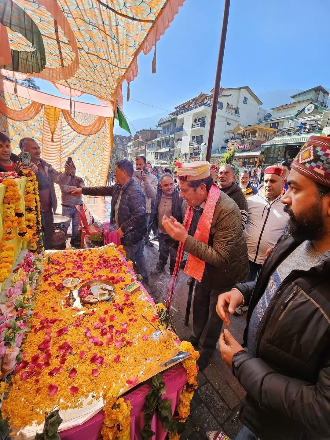 Manali echoed with the praise of Siyapati Ramchandra.