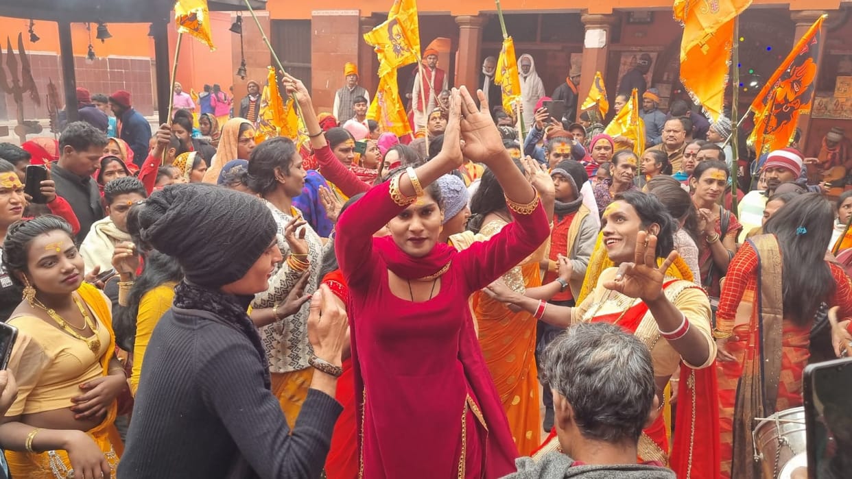 Awadh Bihari has come home, eunuch men and women are dancing