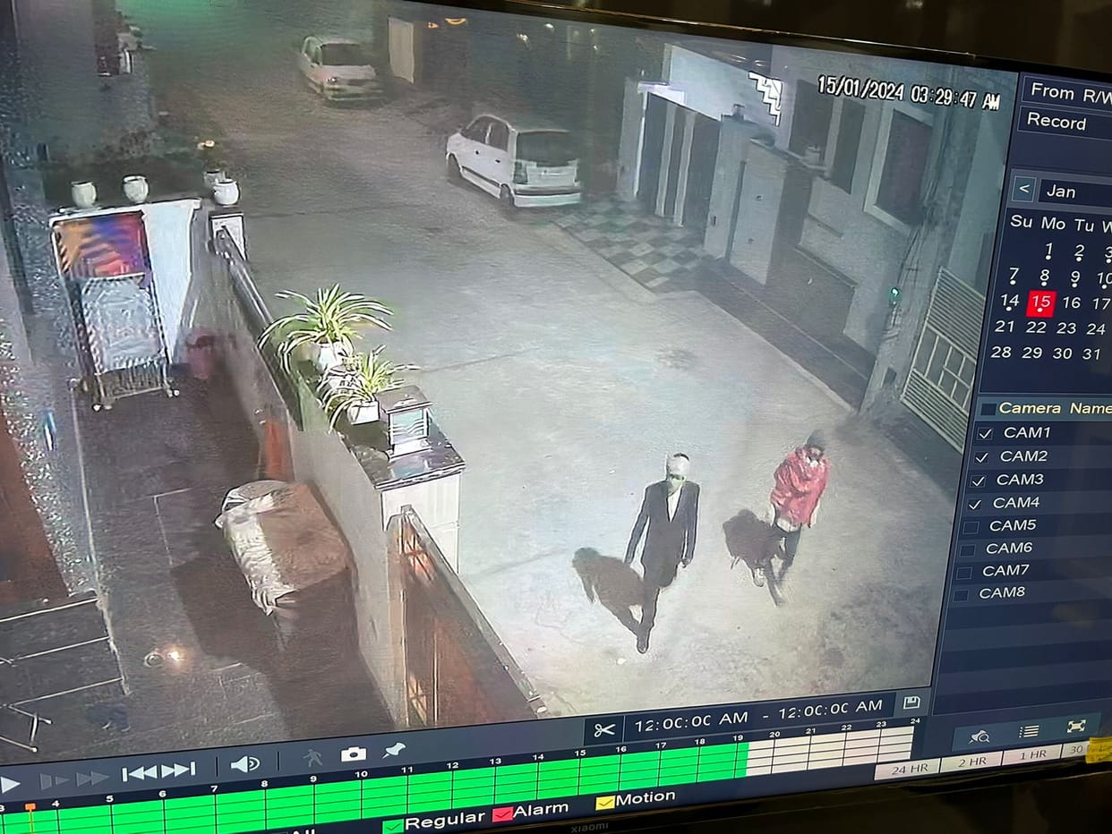 The family had gone to visit relatives, thieves stole cash and jewelery from the house.