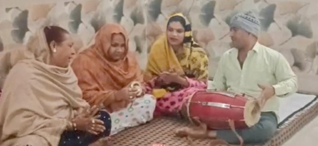 Eunuchs also celebrated the festival of life consecration by singing Sohar