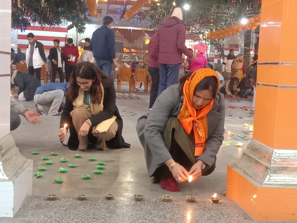 Worshiped with devotion, Ram-filled atmosphere all around