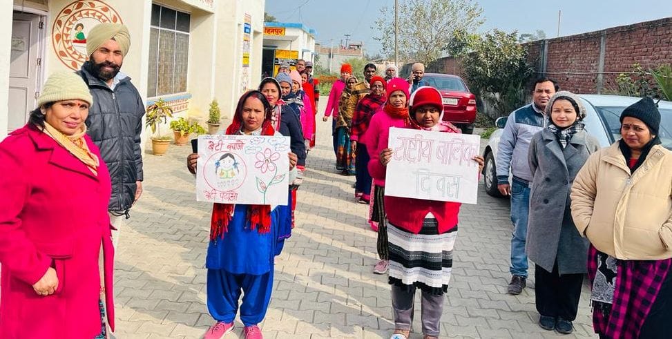 health workers tookout the awareness relly