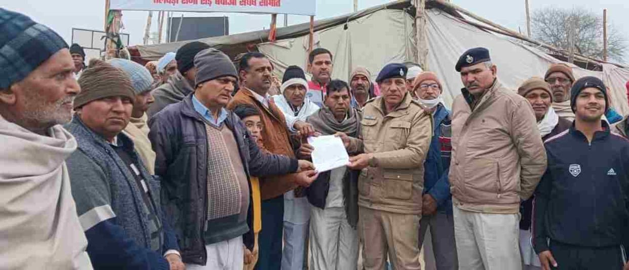 Soil laying work started for the construction of Hisar-Talwandi Rana Road.