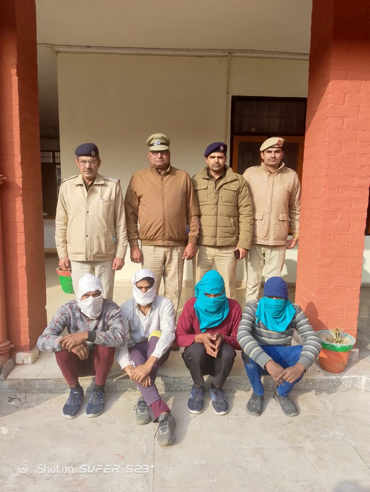 Four youths planning robbery caught with weapons