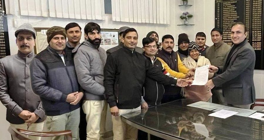 Computer professionals submitted memorandum if their demands were not resolved